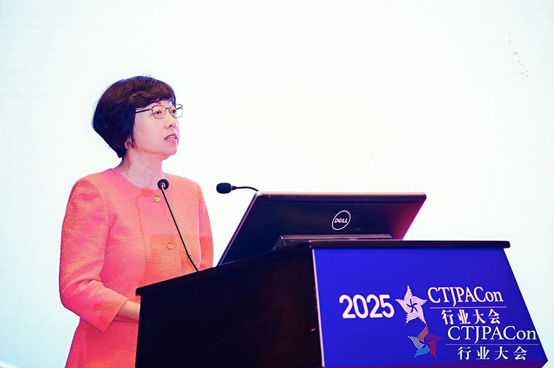 第十五屆中國(guó)兒童產(chǎn)業(yè)發(fā)展大會(huì)暨中國(guó)品牌授權(quán)年會(huì)召開(kāi)06.jpg 第十五屆中國(guó)兒童產(chǎn)業(yè)發(fā)展大會(huì)暨中國(guó)品牌授權(quán)年會(huì)召開(kāi)06.jpg